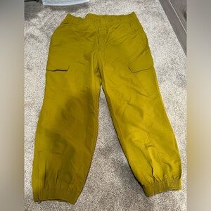 NWOT Old Navy Active High Rise Cargo Joggers